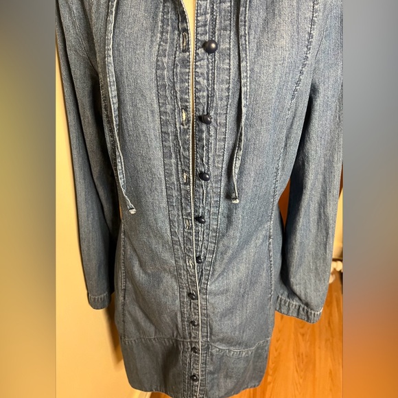 Mingel Jean Button down Dress. Collar with draw string. Size medium. - Picture 5 of 6